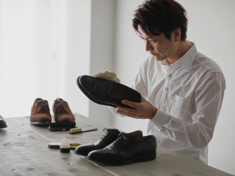 How to Clean Leather Shoes
