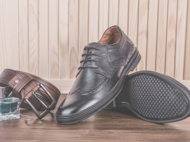 How to Shrink Leather Shoes